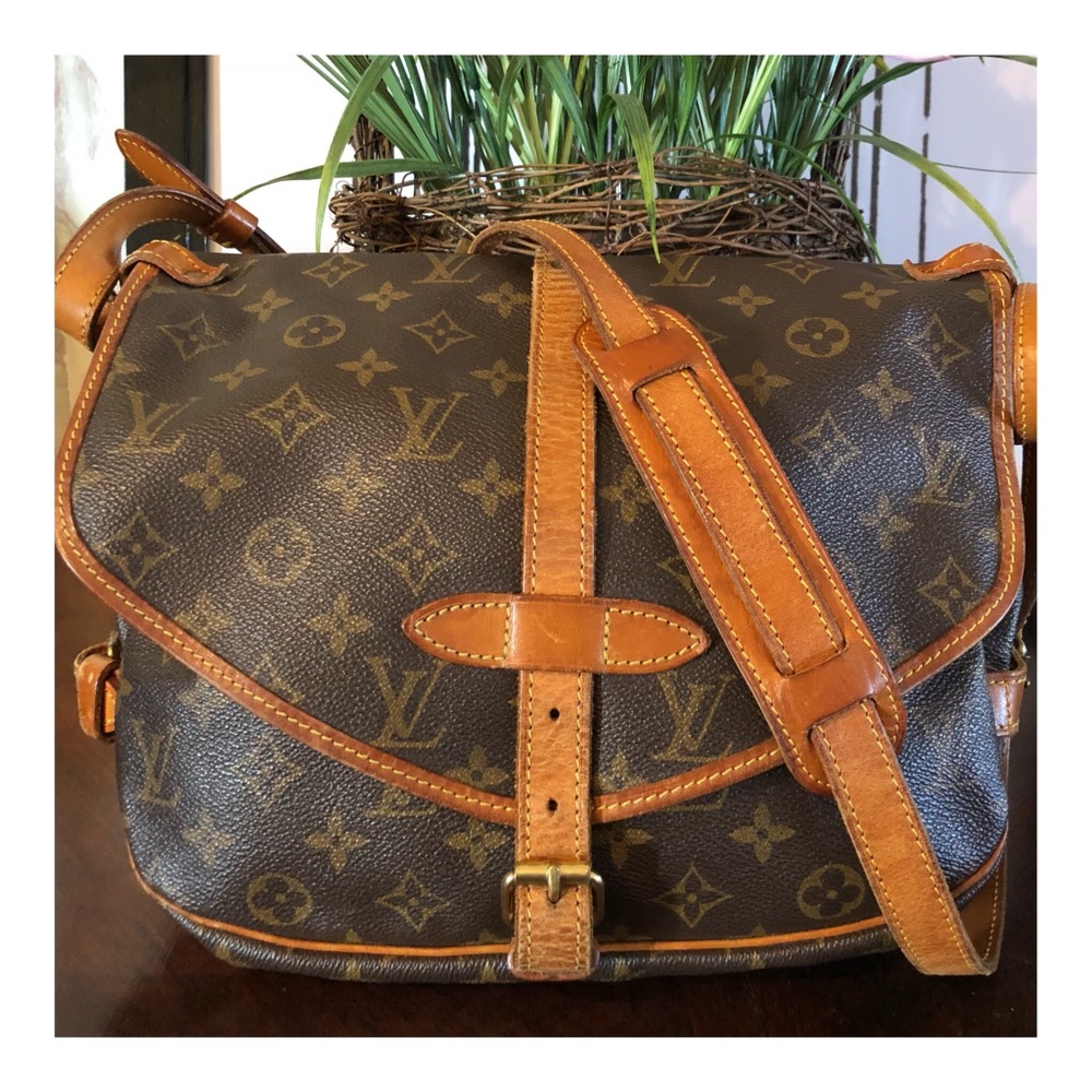 AUTHENTIC LOUIS VUITTON SAUMUR 30(sold)